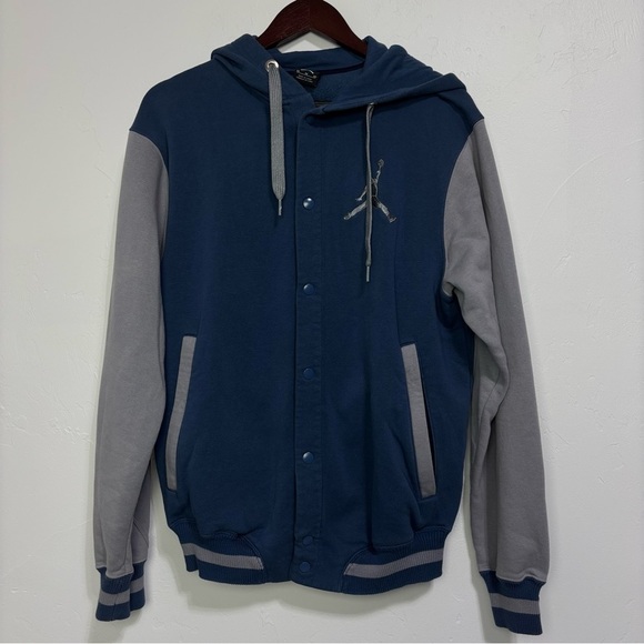 Jordan Varsity Hoodie Jacket 2.0 Snap Front Medium Gray Blue Logo Pockets - Picture 1 of 10